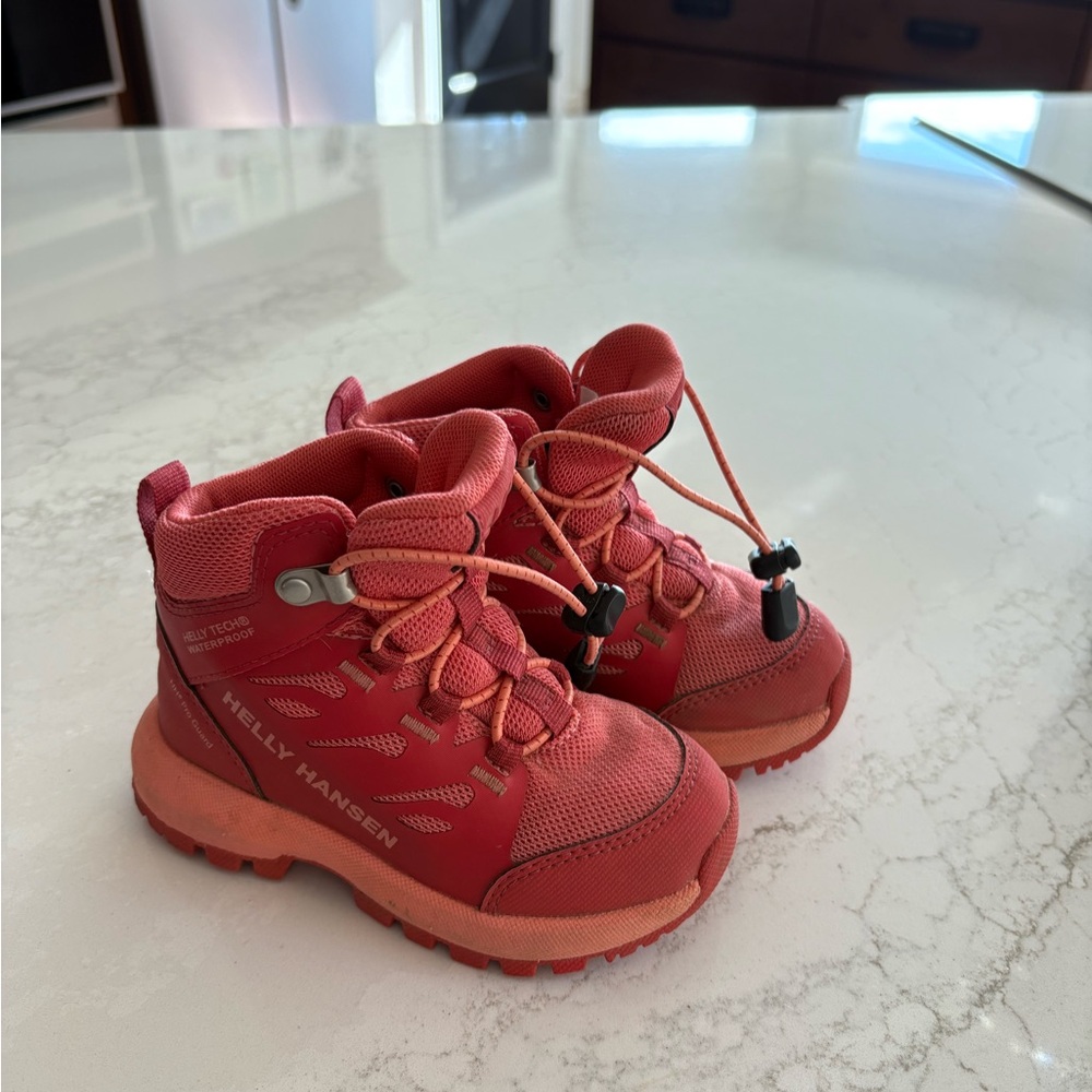 Helly Hansen Kids Boots in Red and Pink